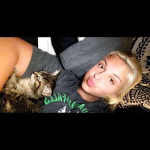 Meet your Posher, Mackinzie